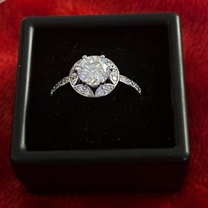 Moissanite Diamond Solitaire Ring size 9 Retail‎ $200